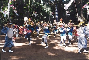 中郷太鼓踊（諏訪神社夏の例祭に伴う芸能） ちゅうごうたいこおどり（すわじんじゃなつのれいさいにともなうげいのう）