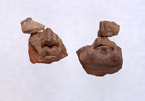 久米廃寺出土塑像仏及び塼仏 くめはいじしゅつどそぞうぶつおよびせんぶつ