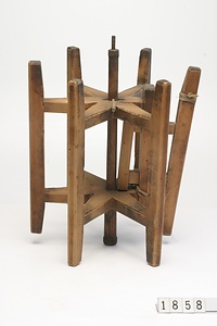 1858 糸枠