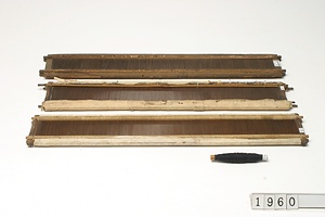 1960 筬