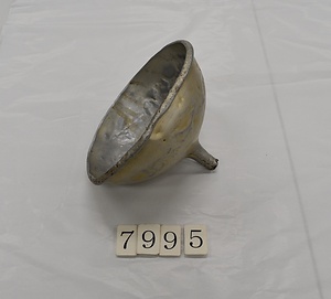 7995 漏斗