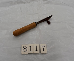 8117 ネジ捻