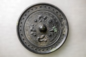 銘帯対置式神獣鏡
