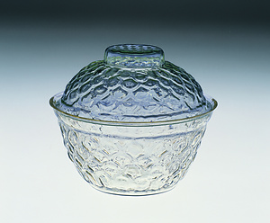 型吹き八重菊文ガラス蓋物