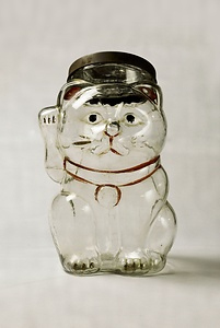 型吹き招き猫形ガラス瓶