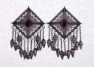 留め飾り（チャプラズ、チャンガ）