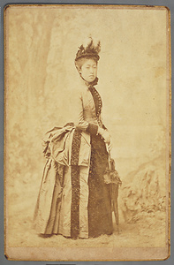 前田朗子像