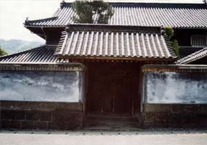 青木家住宅門
