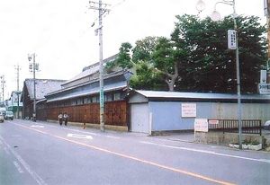 真野家住宅高塀