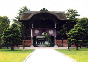 總持寺向唐門