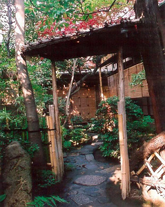 大橋茶寮中門