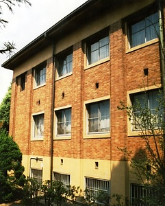 旧恩賜京都博物館陳列品収納用倉庫（京都国立博物館技術資料参考館） きゅうおんしきょうとはくぶつかんちんれつひんしゅうのうようそうこ（きょうとこくりつはくぶつかんぎじゅつしりょうさんこうかん）