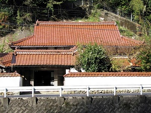 下森酒造場門 したもりしゅぞうじょうもん