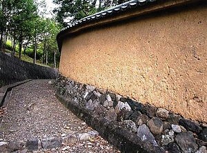 佐藤家住宅築地塀