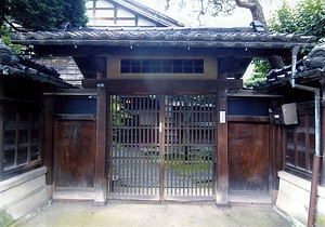 清水家住宅表門及び塀 しみずけじゅうたくおもてもんおよびへい