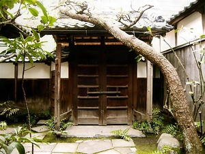 坂口家住宅門及び塀 さかぐちけじゅうたくもんおよびへい