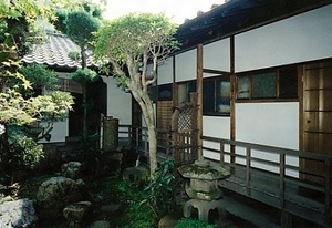 小川又兵衛商店渡廊下