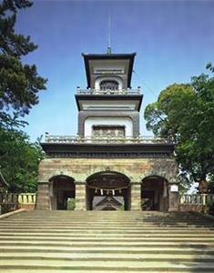 尾山神社神門