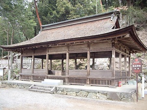 白山神社拝殿