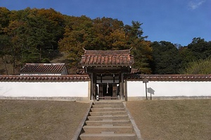 閑谷神社(旧閑谷学校芳烈祠) 中門（外門）