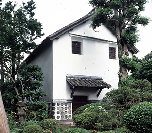 江藤家住宅（熊本県菊池郡大津町） 中の蔵 えとうけじゅうたく なかのくら
