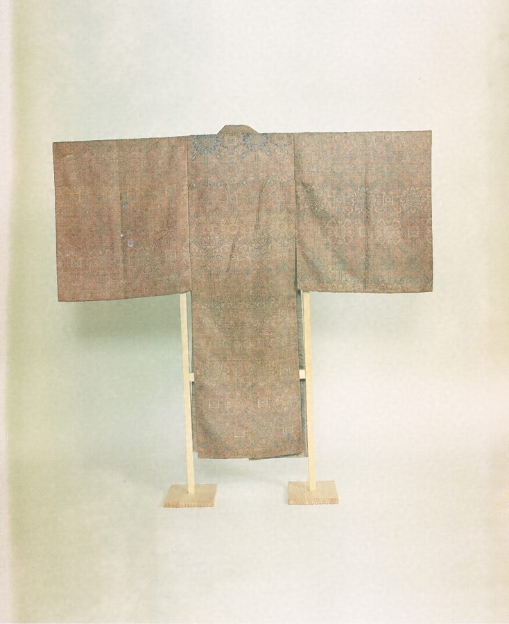 能装束〈紅地蜀江文黄緞狩衣／〉 文化遺産オンライン