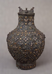 嵌珠金銀錯斜格子文壺