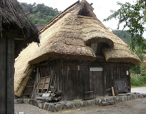 白峰の出作り民家（山の小屋）と生活用具 しらみねのでづくりみんか（やまのこや）とせいかつようぐ
