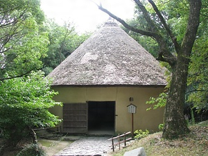 讃岐及び周辺地域の砂糖製造用具と砂糖しめ小屋・釜屋 さぬきおよびしゅうへんちいきのさとうせいぞうようぐとさとうしめこや・かまや