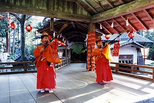 天宮神社の十二段舞楽 あめのみやじんじゃのじゅうにだんぶがく