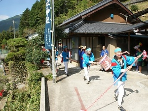 西祖谷の神代踊 にしいやのじんだいおどり