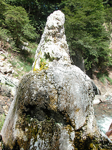 湯沢噴泉塔 ゆざわふんせんとう