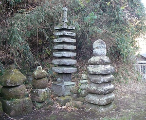 伝上杉憲方墓
