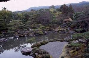 對龍山荘庭園