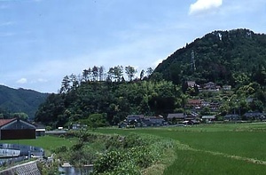 毛利氏城跡<br />
　多治比猿掛城跡<br />
　郡山城跡 もうりししろあと<br />
　たじひさるがけじょうあと<br />
　こおりやまじょうあと