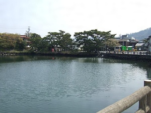 明神池 みょうじんいけ