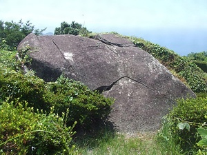 須佐高山の磁石石 すさこうやまのじしゃくいし