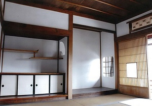 ひろ建築工房事務所兼主屋及び土蔵（旧高彦製麺所店舗兼主屋及び土蔵） ひろけんちくこうぼうじむしょけんしゅおくおよびどぞう（きゅうたかひこせいめんじょてんぽけんしゅおくおよびどぞう）