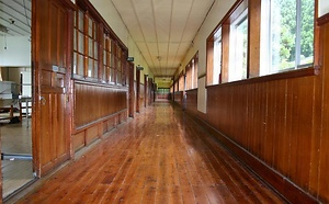 旧鮎川小学校中央校舎棟 きゅうあゆかわしょうがっこうちゅうおうこうしゃとう