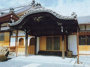 徳授寺玄関