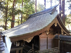 八平神社本殿