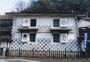 辻本店衣装蔵
