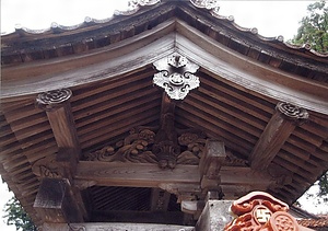摩尼寺山門 まにじさんもん