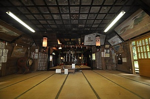 松ヶ崎八幡神社拝殿・幣殿及び本殿覆屋 まつがさきはちまんじんじゃはいでん・へいでんおよびほんでんおおいや