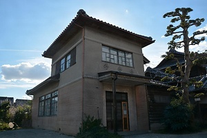 旧岡田医院診療所棟