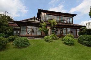 東山荘本館