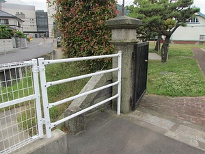 旧御殿水源地北門門柱 きゅうごてんすいげんちきたもんもんちゅう