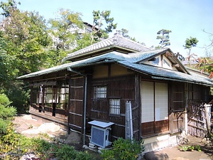 月山堂滴水庵主屋