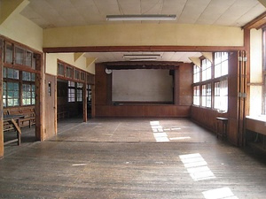 旧気多村立勝坂小学校校舎 きゅうけたそんりつかつさかしょうがっこうこうしゃ