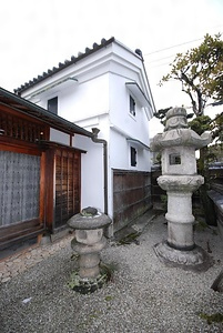 旧邸御室土蔵